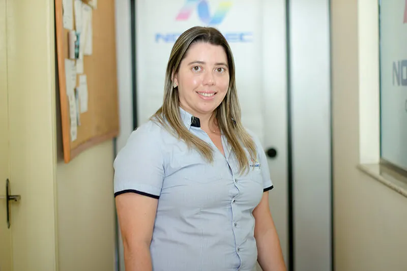 Eliane — Departamento de Suprimentos